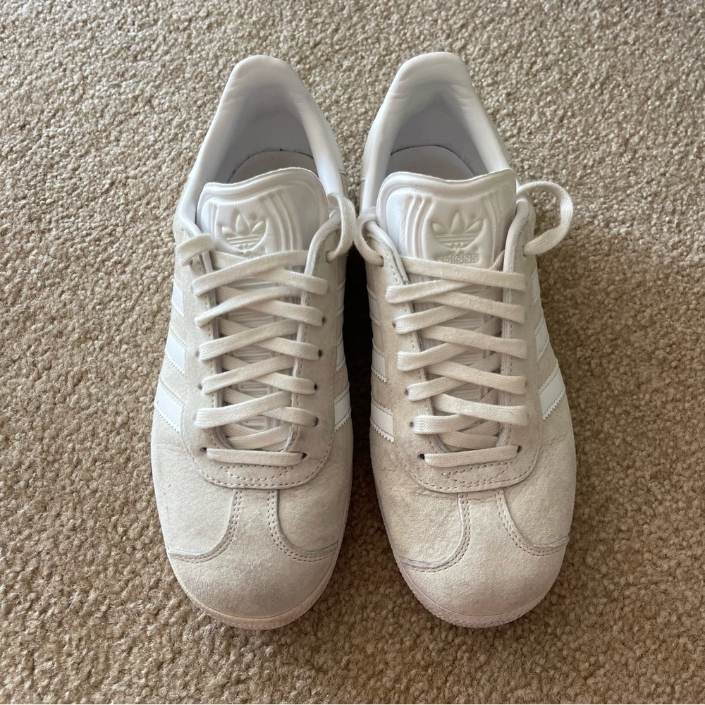 Beige Adidas Gazelle